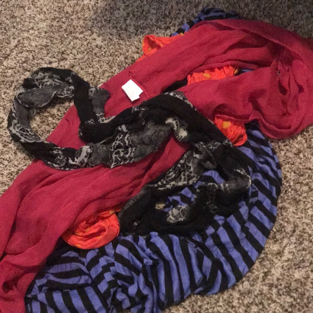 Scarfs! - Picture 3 of 3